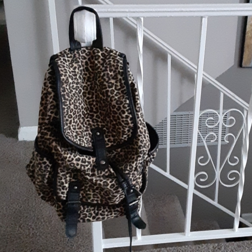 Leopard print cloth back pack